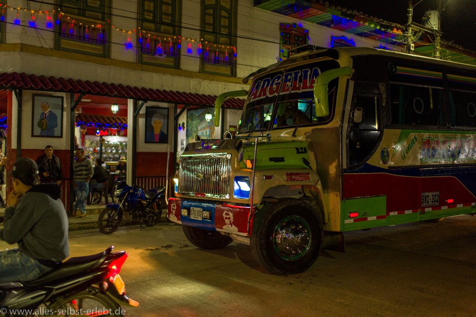 03__D862774_1720