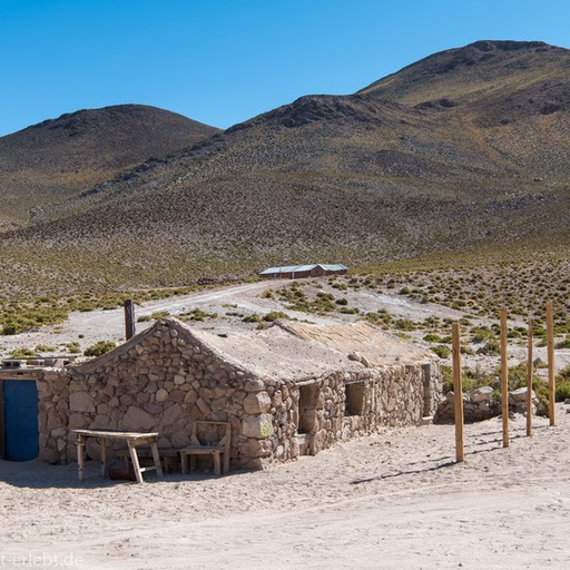 01_D856439_1720