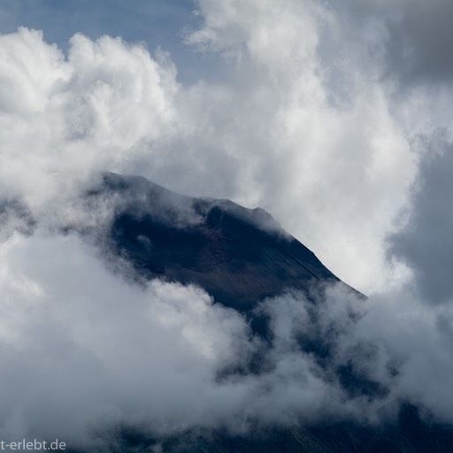 03__D862271_940