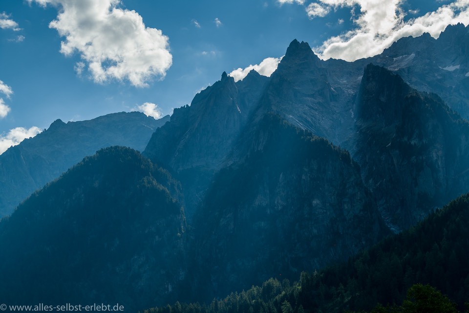 04__D853762_1720